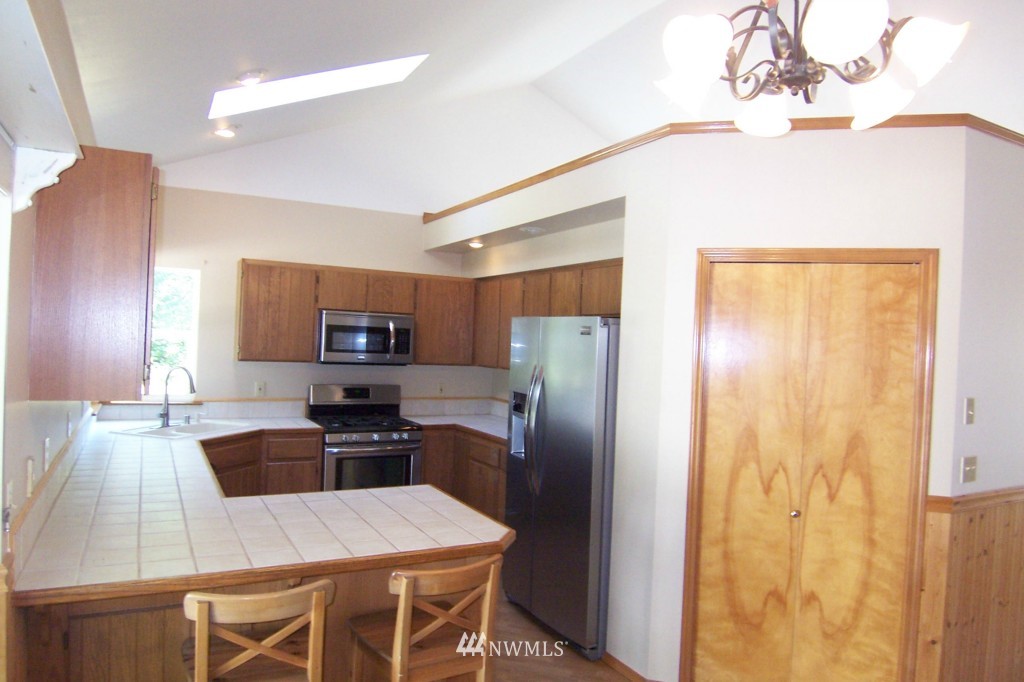 6937 Southeast Olalla Valley Road Port Orchard, WA 98367 - Photo 13 of 24 Gallery Image 13