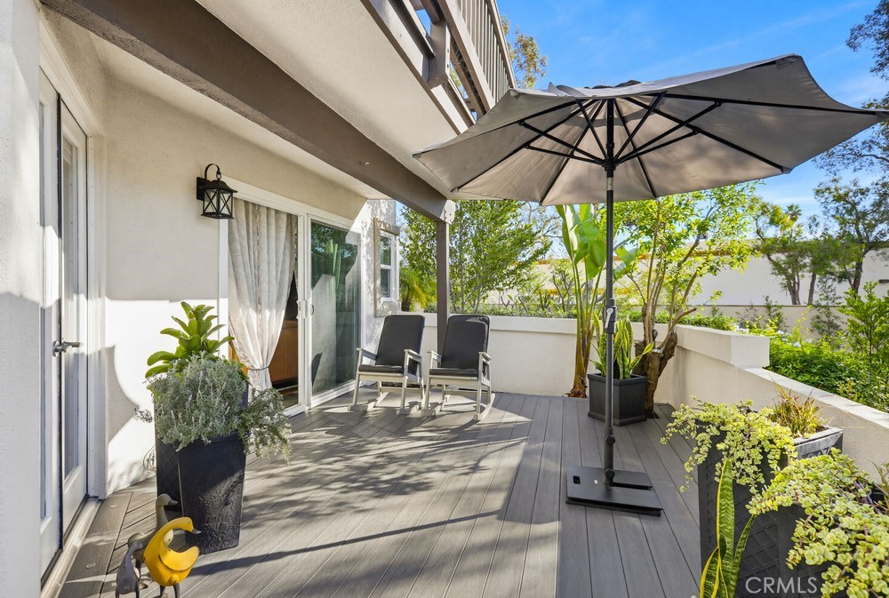 47 Vía Lavendera Rancho Santa Margarita, CA 92688 - Photo 31 of 40 a view of an outdoor sitting area with furniture