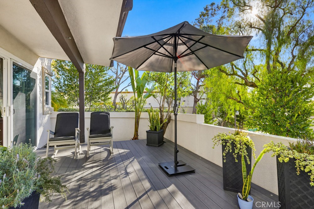 47 Vía Lavendera Rancho Santa Margarita, CA 92688 - Photo 32 of 40 a view of an outdoor sitting area with furniture