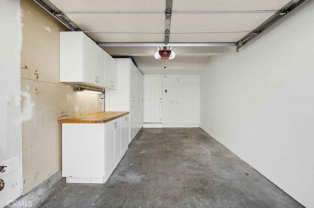 47 Vía Lavendera Rancho Santa Margarita, CA 92688 - Photo 33 of 40 a view of a kitchen with a dishwasher