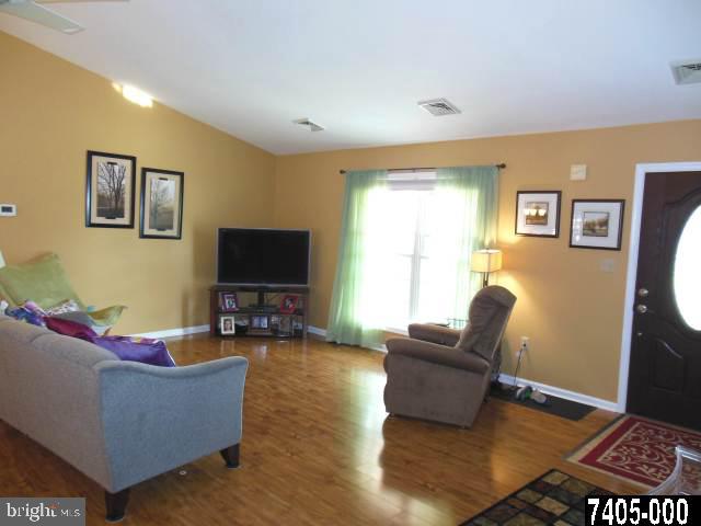 140 Coventry Cross Road Mount Wolf, PA 17347 - Photo 13 of 26 Gallery Image 13