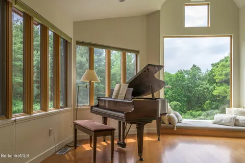 $4,500,000 | 729 Hewins Street, Sheffield, MA 01257