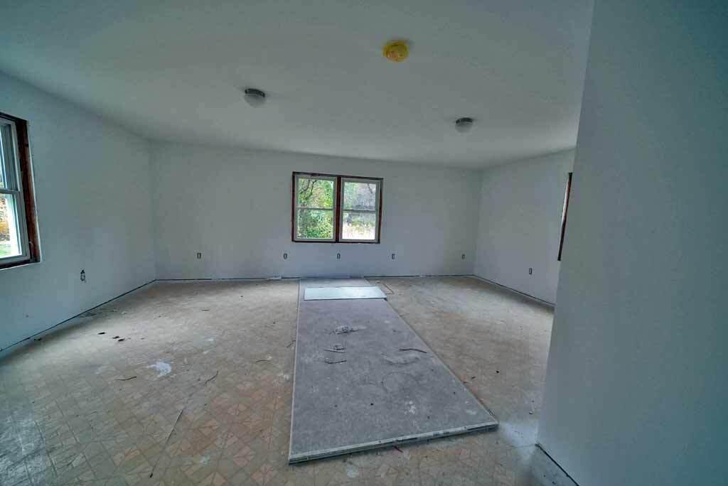 185 Hodgdon Mills Road Houlton, ME 04730 - Photo 19 of 47 living-room-hodgdon-home