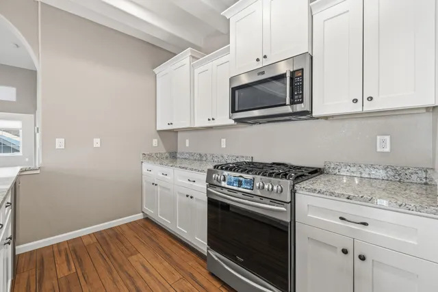 $459,900 | 282 Lower Woodford Circle, West Bend, WI 53090