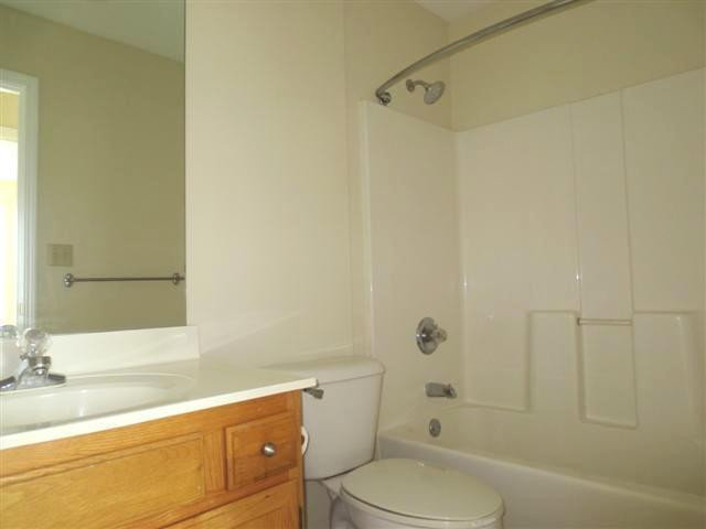 113 Pleasant Ridge Way Lexington, KY 40509 - Photo 24 of 37 Hall guest bathroom.