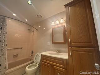 215-40 23rd Road, Unit 2F Queens, NY 11360 - Photo 24 of 25 Gallery Image 24