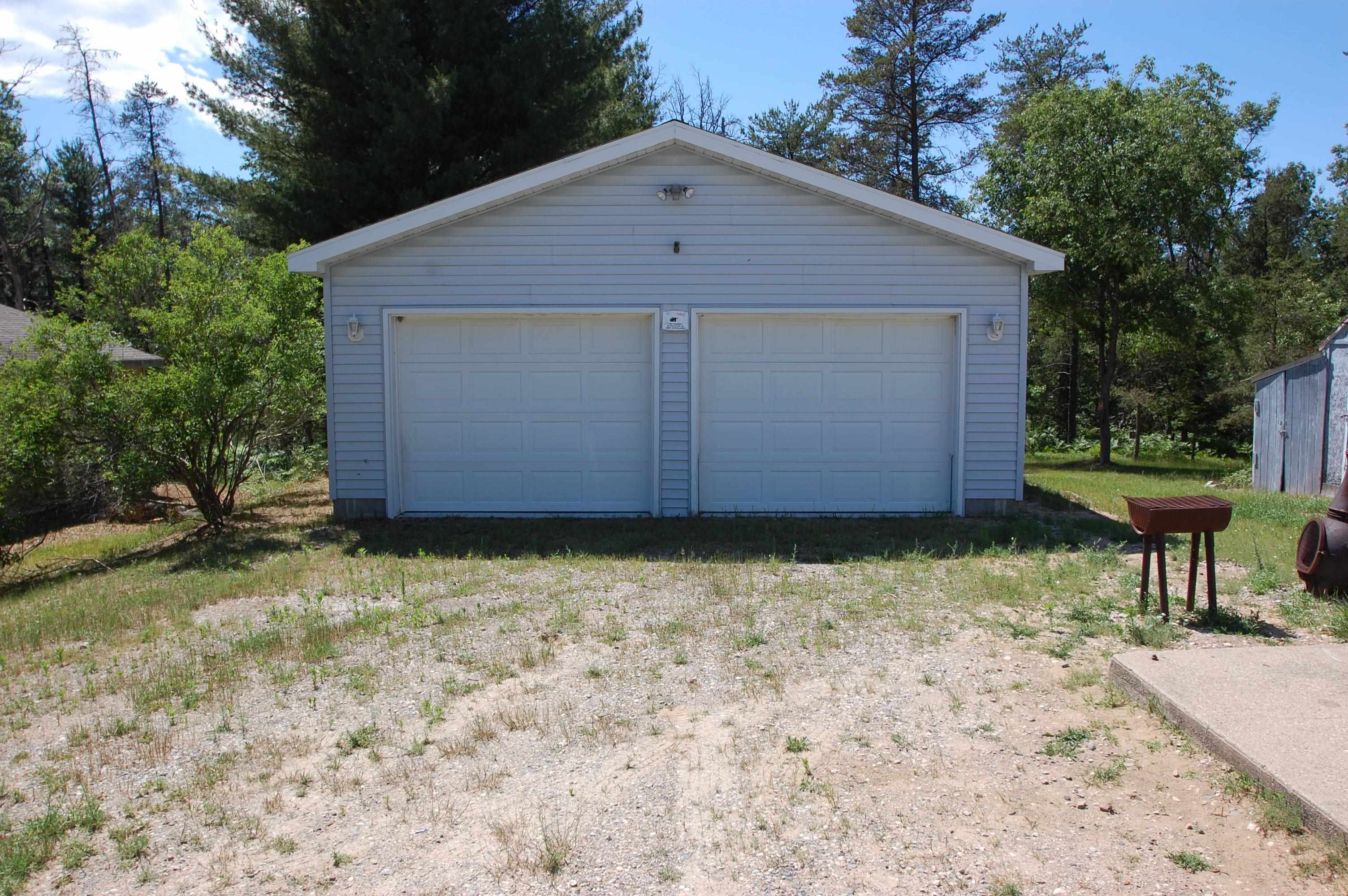 795 Hess Road St. Helen, MI 48656 - Photo 3 of 27 1901663-2.JPG