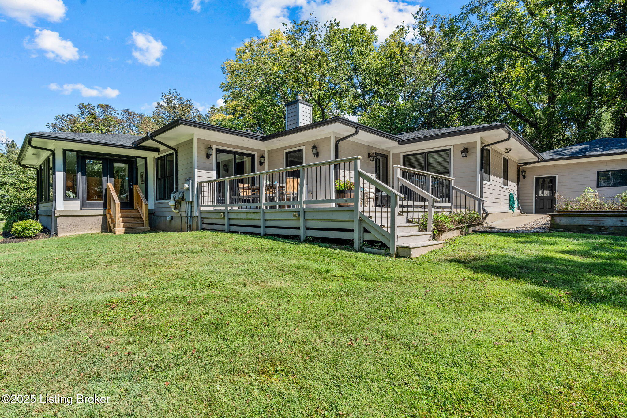 12306 Mistletoe Road Anchorage, KY 40223 - Photo 81 of 90 Exterior (7 of 19)