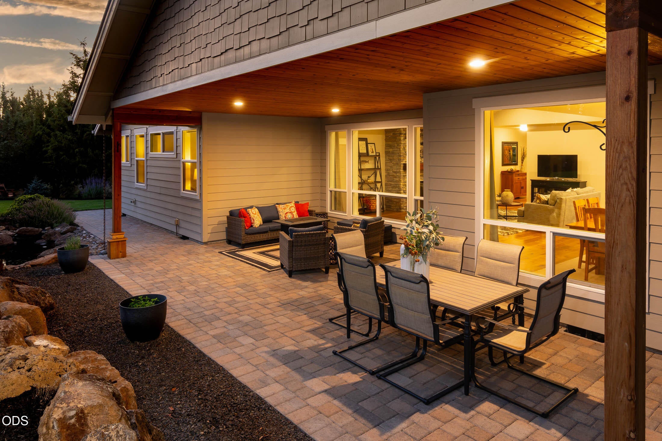 1385 Spring Ridge Court Redmond, OR 97756 - Photo 8 of 42 Gallery Image 8