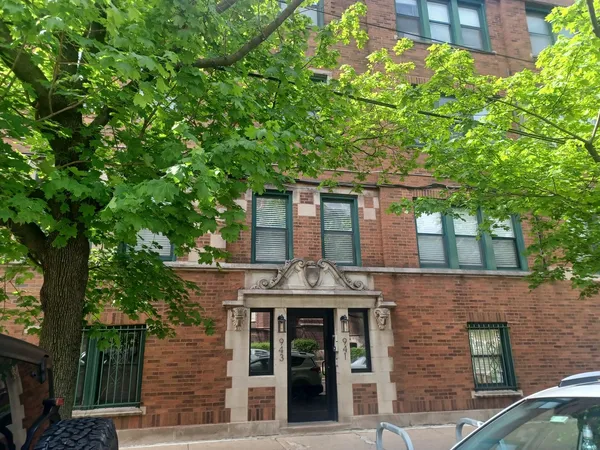 $4,475 | 941 East 54th Place, Unit 1, Chicago, IL 60615