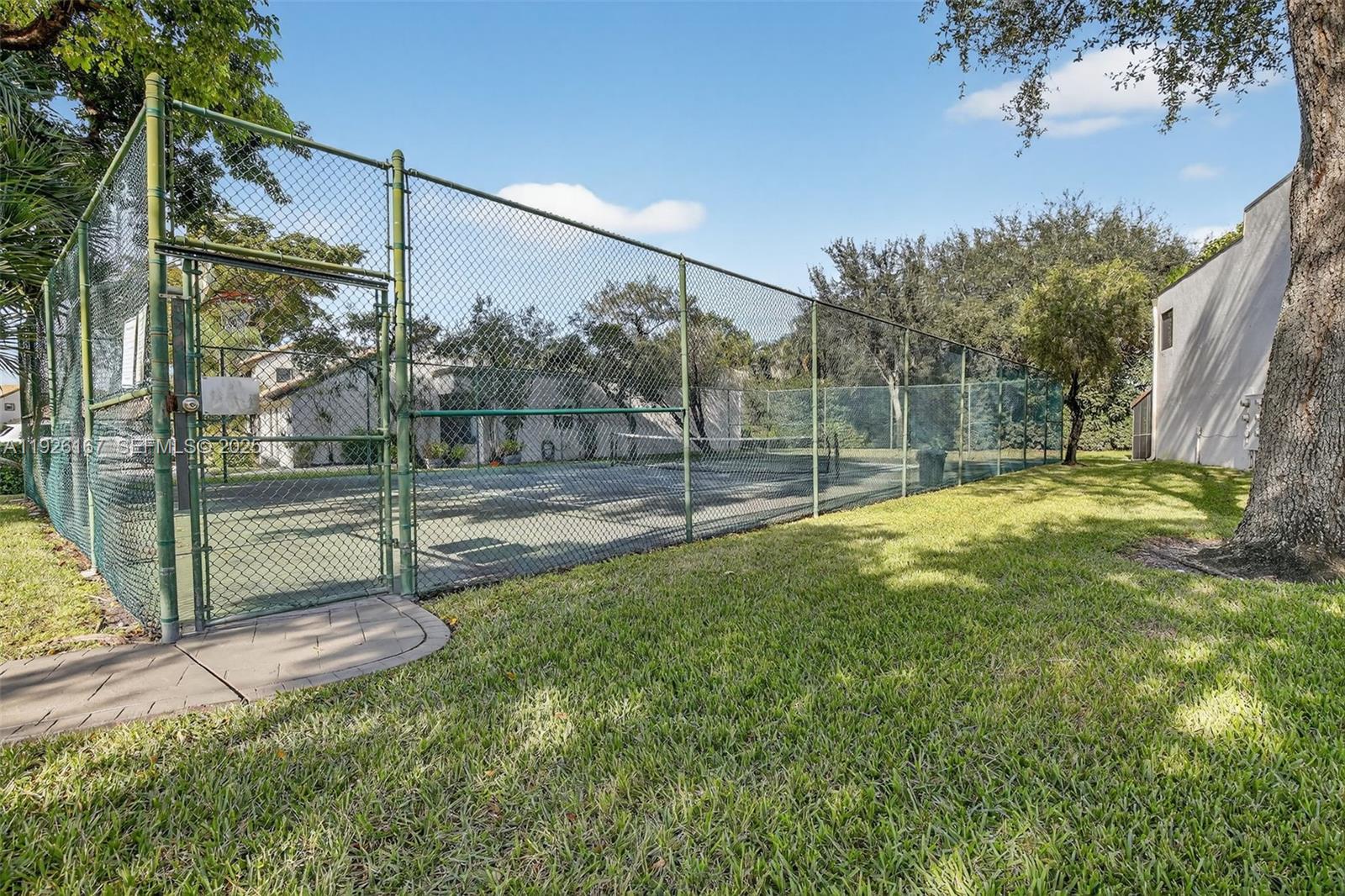 9703 North New River Canal Road, Unit 103 Plantation, FL 33324 - Photo 30 of 32 a view of a park