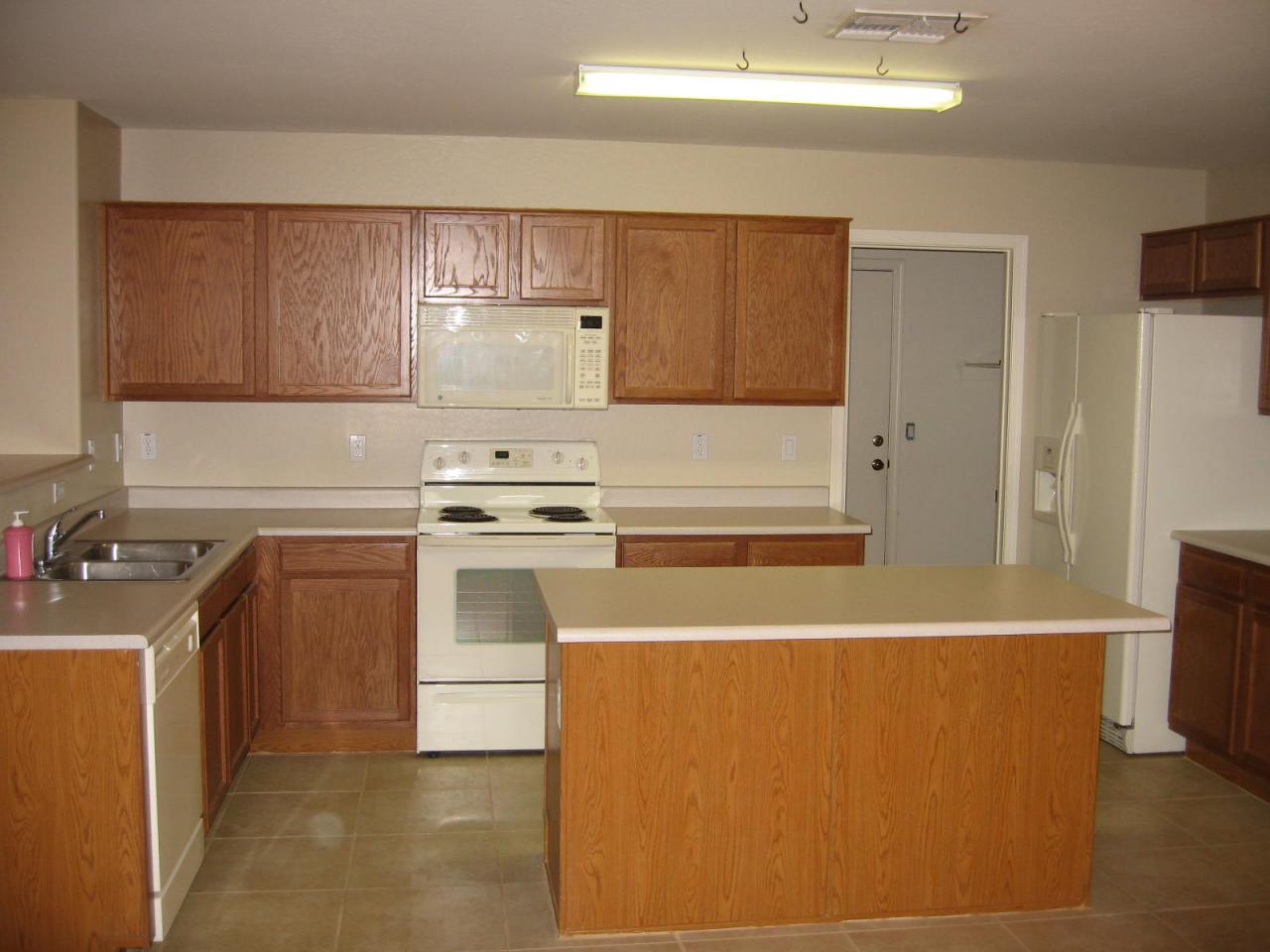 42229 Venture Road Maricopa, AZ 85138 - Photo 4 of 6 Kitchen Island