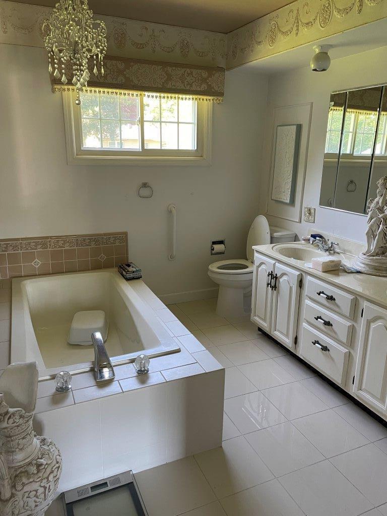 2549 Shettler Road Muskegon, MI 49444 - Photo 23 of 44 Bathroom 2