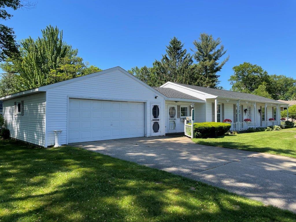 2549 Shettler Road Muskegon, MI 49444 - Photo 3 of 44 IMG_3617