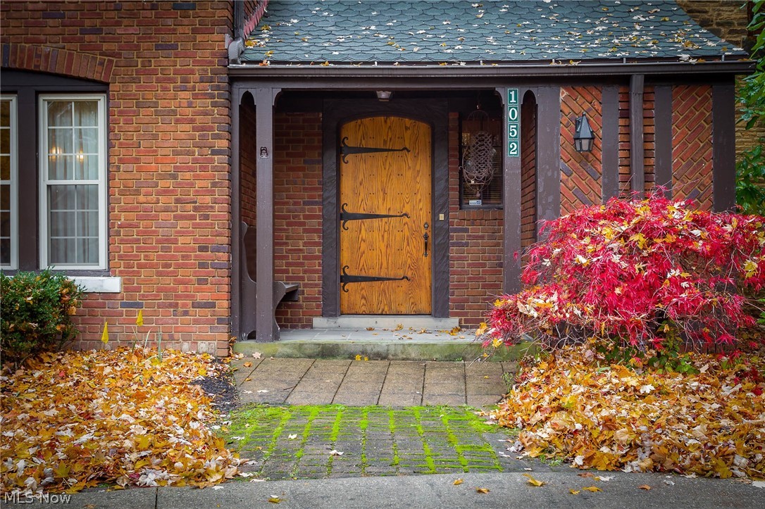 1052 Gulf Road Elyria, OH 44035 - Photo 2 of 35 Gallery Image 2