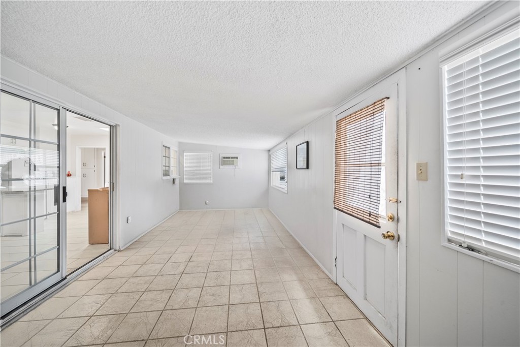 820 South Alessandro Street Hemet, CA 92543 - Photo 25 of 37 a view of an empty room with window