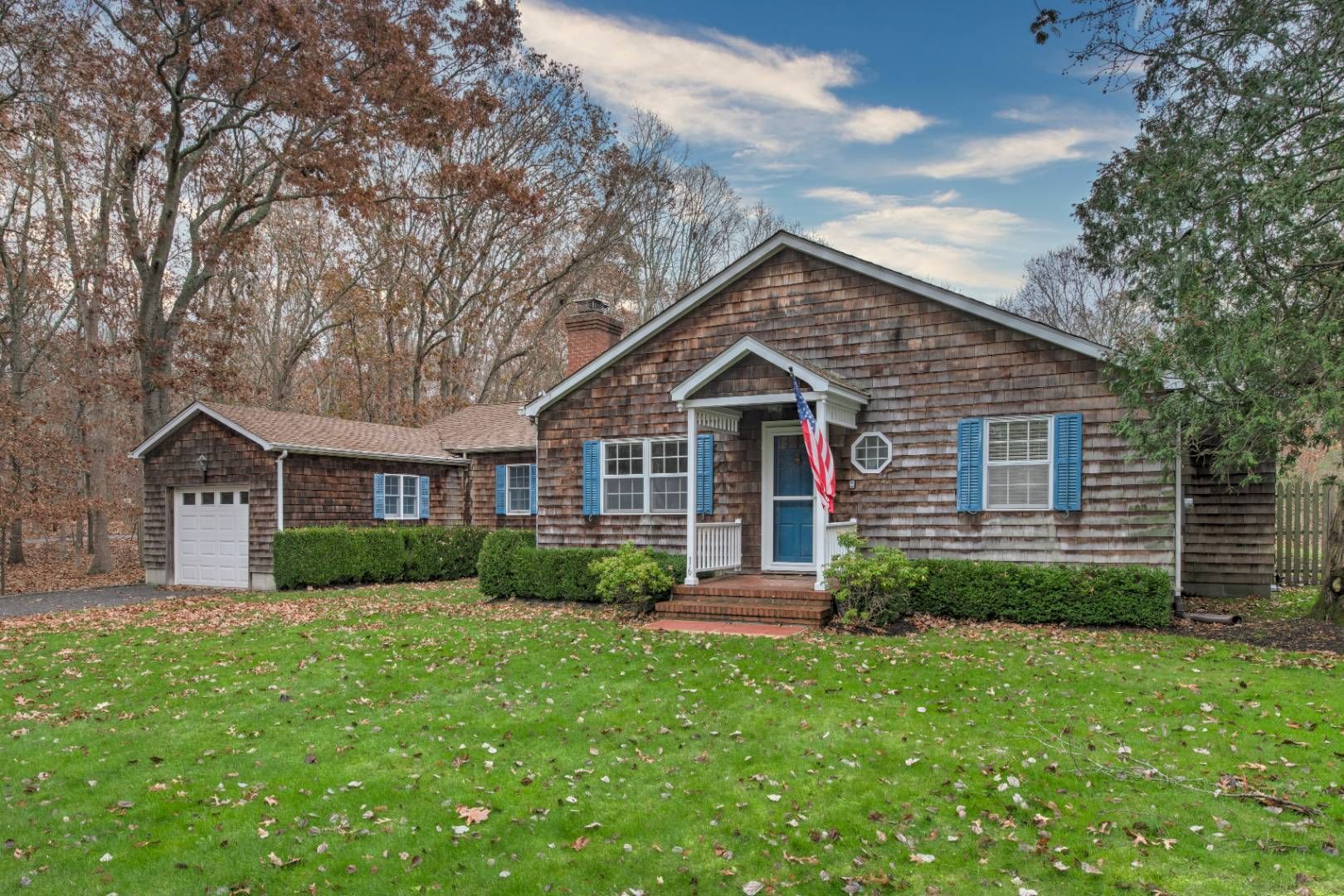 16 Sunninghill Road Southampton, NY 11968 - Photo 2 of 8