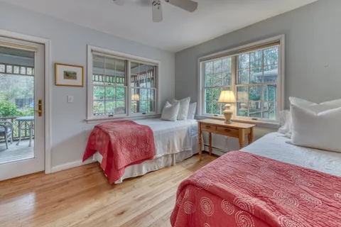 16 Sunninghill Road, Southampton, NY 11968