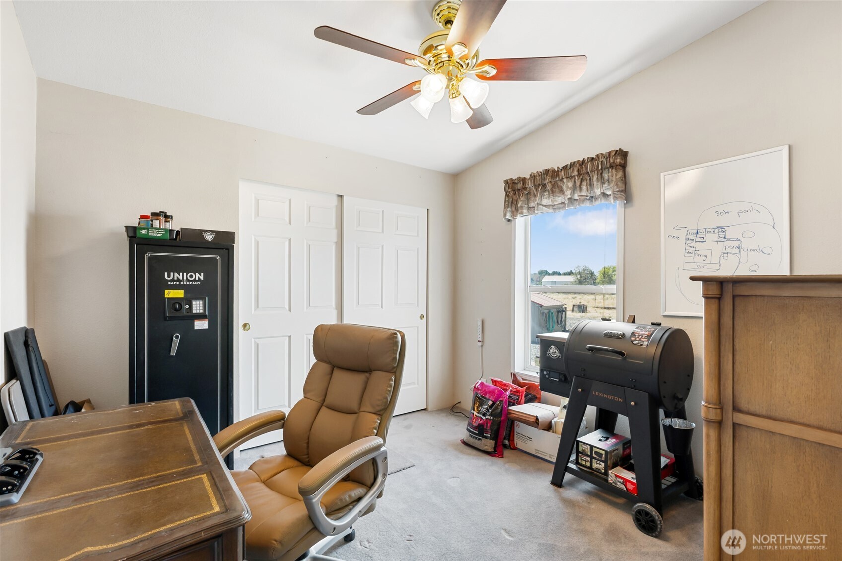 12455 Dodson Road Northwest Ephrata, WA 98823 - Photo 21 of 40 a room with furniture toys and a window