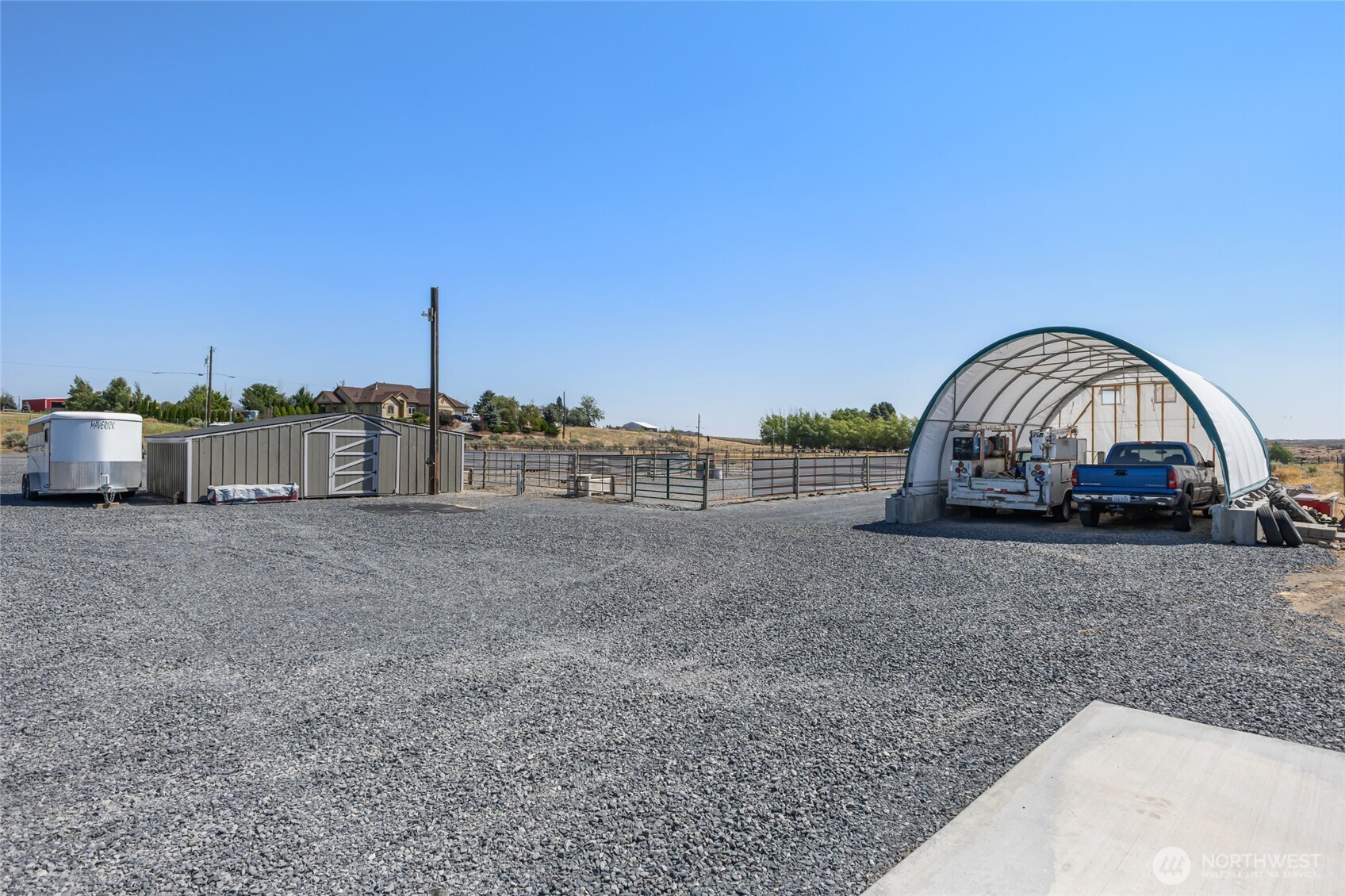12455 Dodson Road Northwest Ephrata, WA 98823 - Photo 27 of 40 a view of roof with a yard