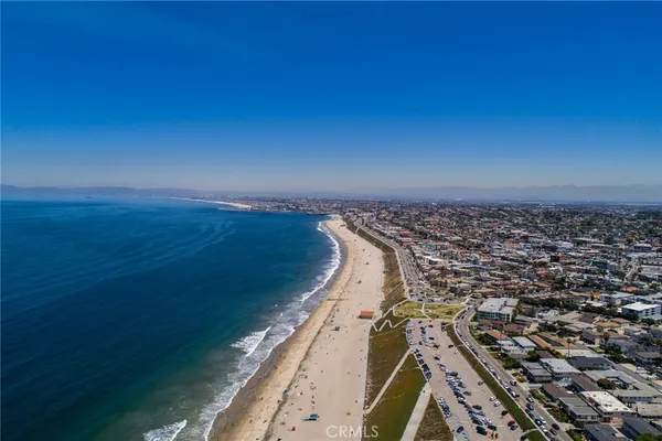 $2,595 | 2209 Carnegie Lane, Unit 2, Redondo Beach, CA 90278
