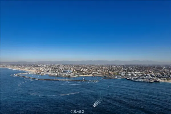 $2,595 | 2209 Carnegie Lane, Unit 2, Redondo Beach, CA 90278