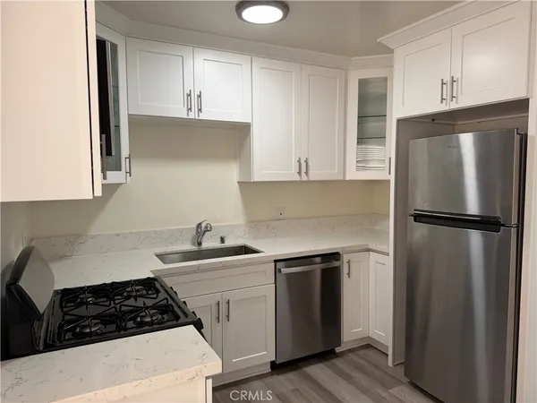 $2,595 | 2209 Carnegie Lane, Unit 2, Redondo Beach, CA 90278