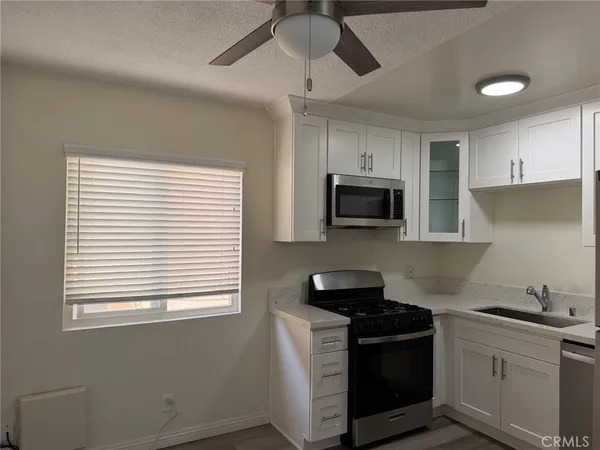 $2,595 | 2209 Carnegie Lane, Unit 2, Redondo Beach, CA 90278