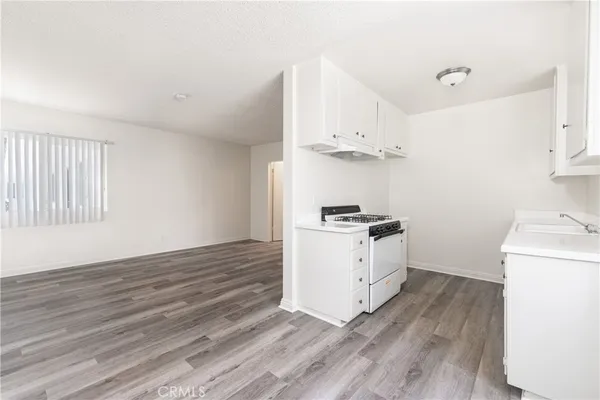$2,595 | 2209 Carnegie Lane, Unit 2, Redondo Beach, CA 90278