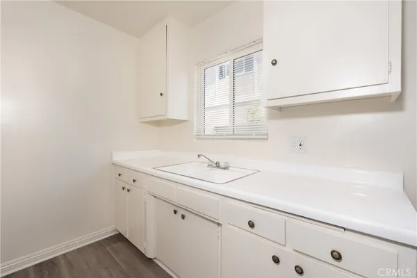 $2,595 | 2209 Carnegie Lane, Unit 2, Redondo Beach, CA 90278