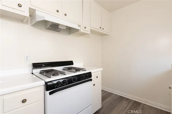 $2,595 | 2209 Carnegie Lane, Unit 2, Redondo Beach, CA 90278