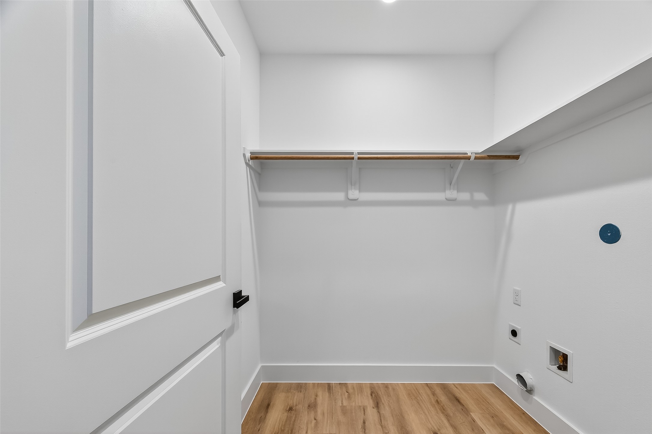 3315 Nettleton Street Houston, TX 77004 - Photo 18 of 38 a view of small space with racks on the wall