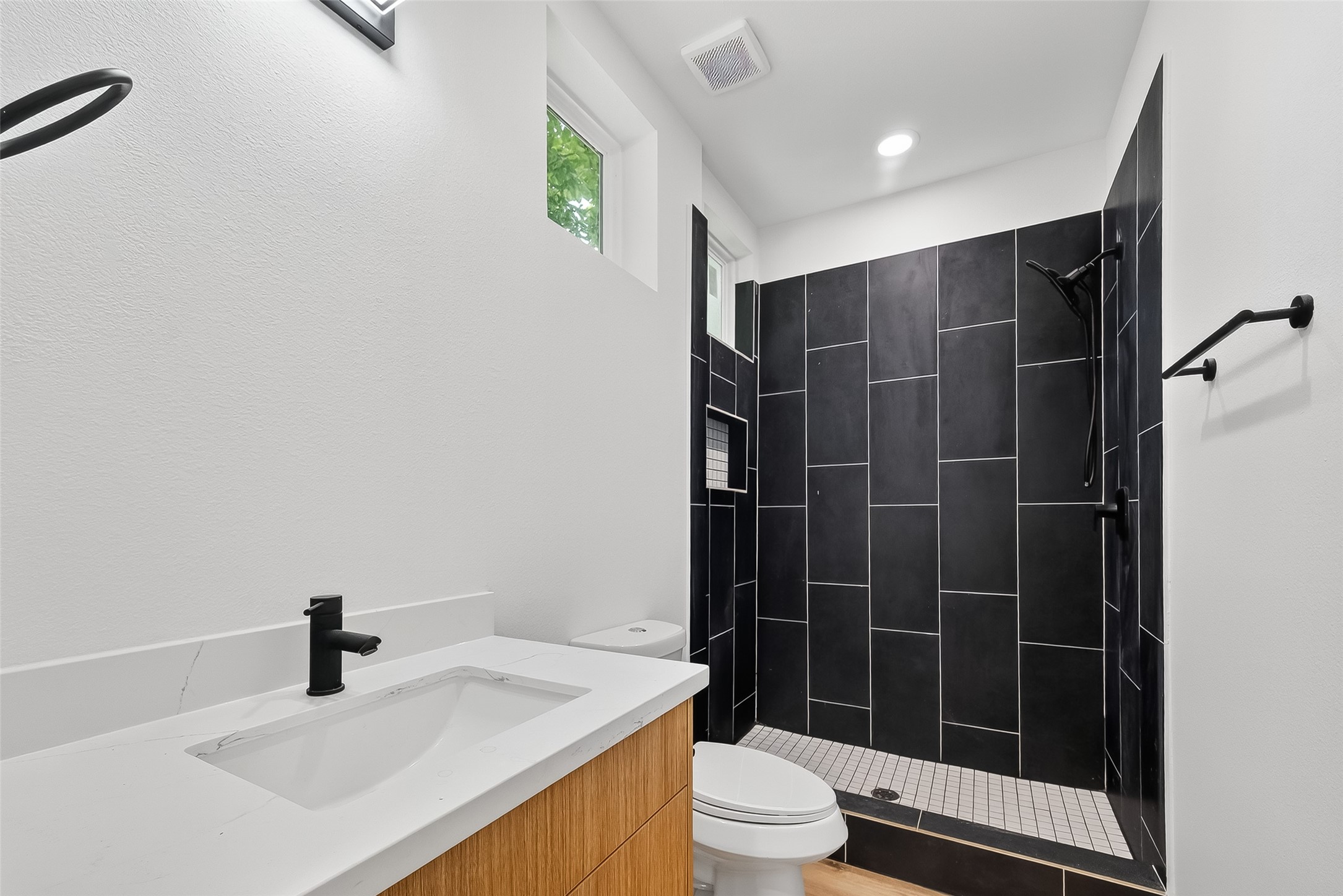 3315 Nettleton Street Houston, TX 77004 - Photo 21 of 38 a bathroom with a sink toilet and shower