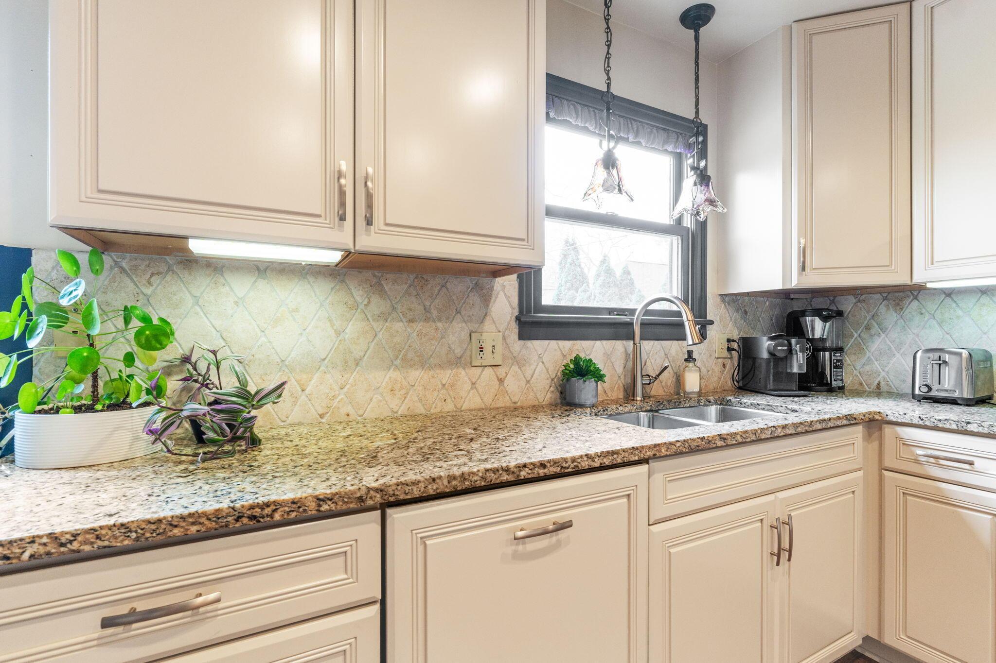 2225 Sheringham Road Columbus, OH 43220 - Photo 15 of 84 2225 Sheringham Rd (Interior)-25