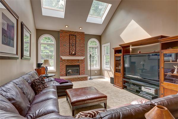 4 Greenwood Road Hopkinton, MA 01748 - Photo 8 of 27 Gallery Image 8