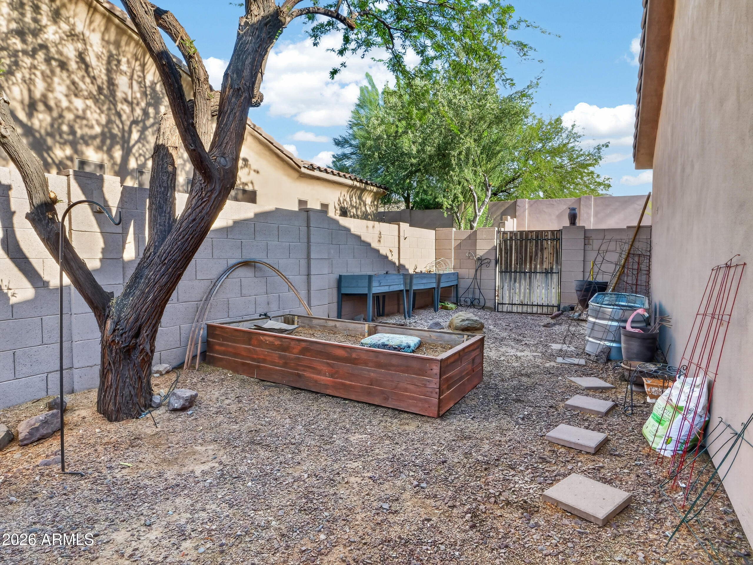 1915 East Latona Road Phoenix, AZ 85042 - Photo 40 of 48