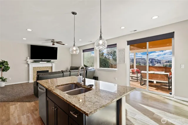 $700,000 | 1320 34th Street Southeast, Puyallup, WA 98372