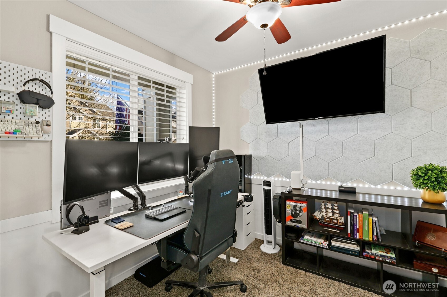 1320 34th Street Southeast Puyallup, WA 98372 - Photo 5 of 40 a room with furniture and flat screen tv