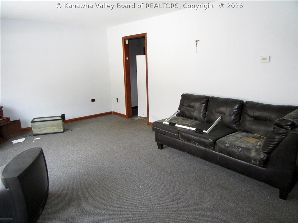 4593 Victoria Road Charleston, WV 25313 - Photo 5 of 26 Gallery Image 5