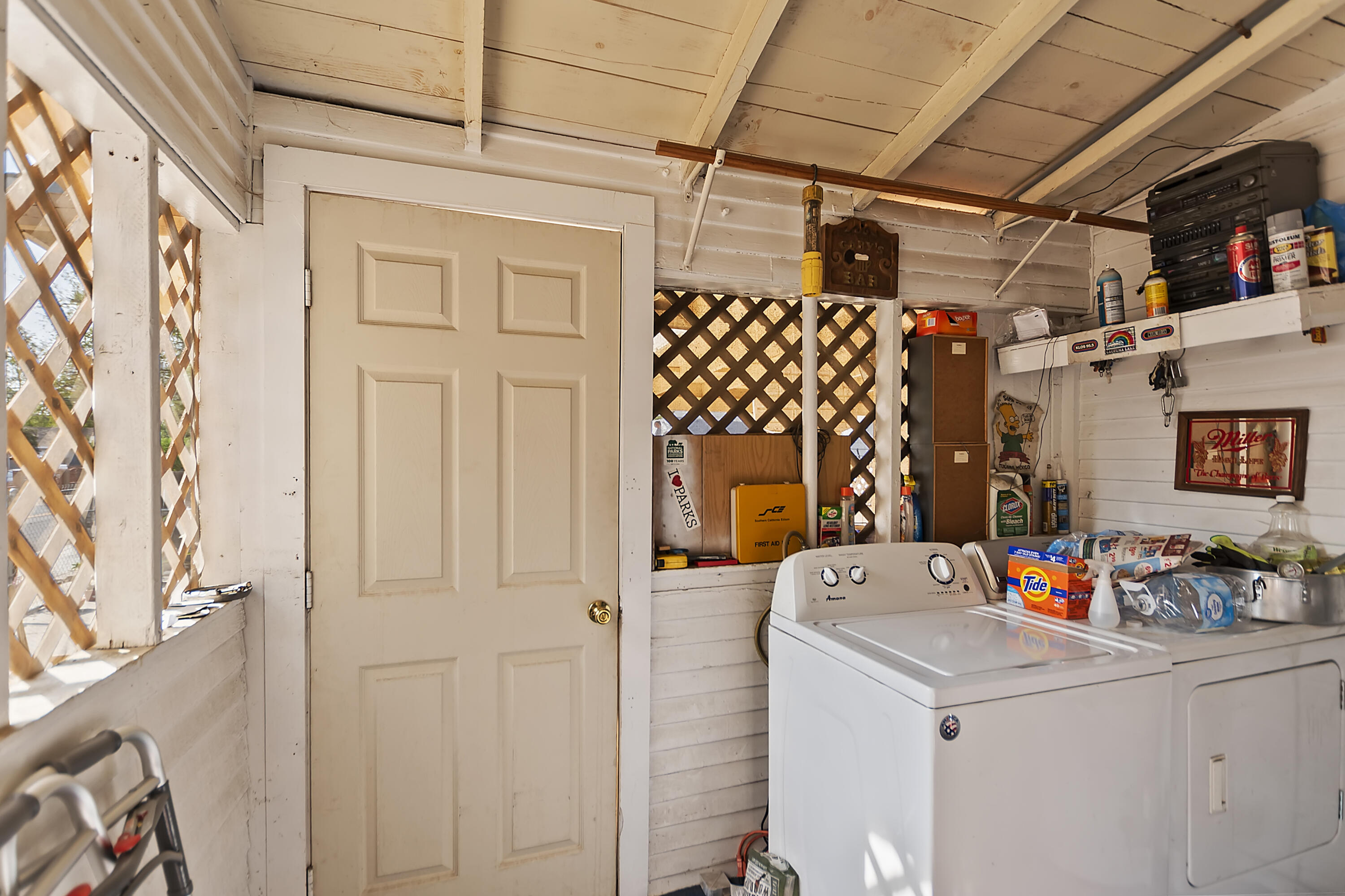 2691 Mulberry Street Riverside, CA 92501 - Photo 14 of 14 a utility room with dryer and washer