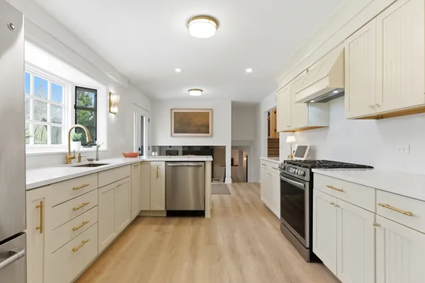 $840,000 | 1205 Chateaugay Avenue, Naperville, IL 60540