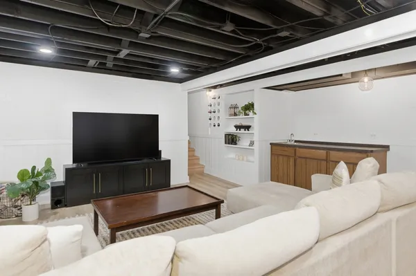 $840,000 | 1205 Chateaugay Avenue, Naperville, IL 60540