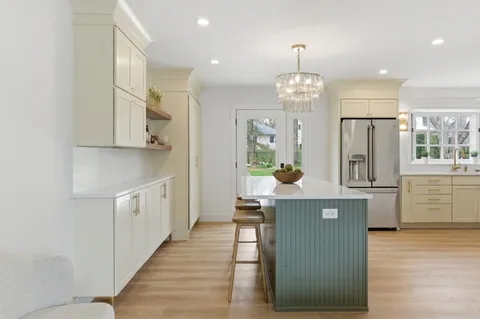 $840,000 | 1205 Chateaugay Avenue, Naperville, IL 60540