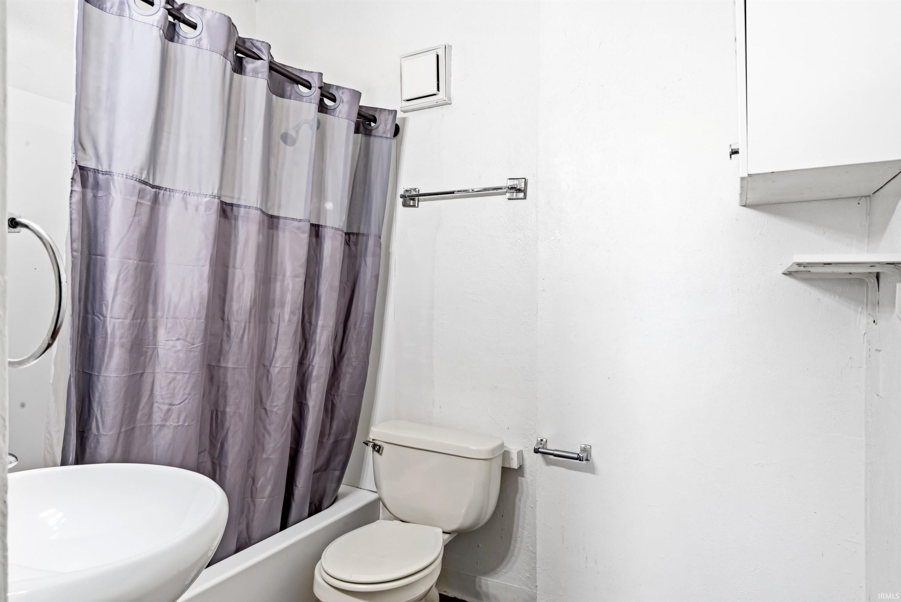 3319 South Clinton Street Fort Wayne, IN 46806 - Photo 11 of 25