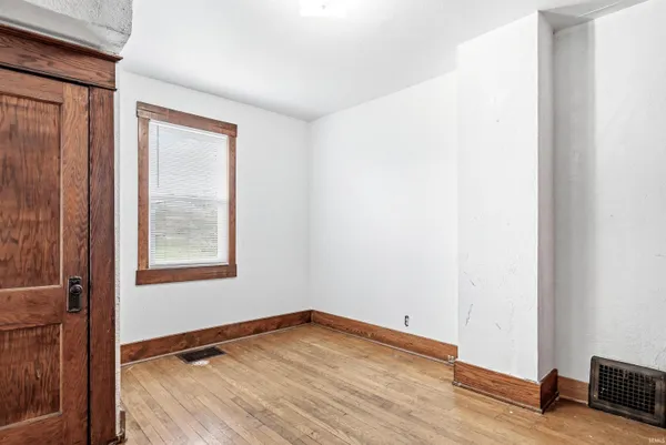 $180,000 | 3319 South Clinton Street, Fort Wayne, IN 46806