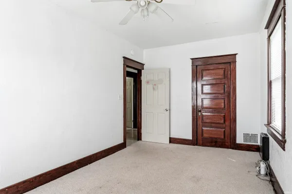$180,000 | 3319 South Clinton Street, Fort Wayne, IN 46806