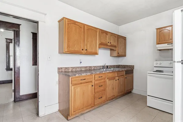 $180,000 | 3319 South Clinton Street, Fort Wayne, IN 46806