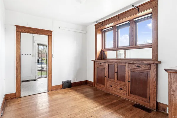 $180,000 | 3319 South Clinton Street, Fort Wayne, IN 46806