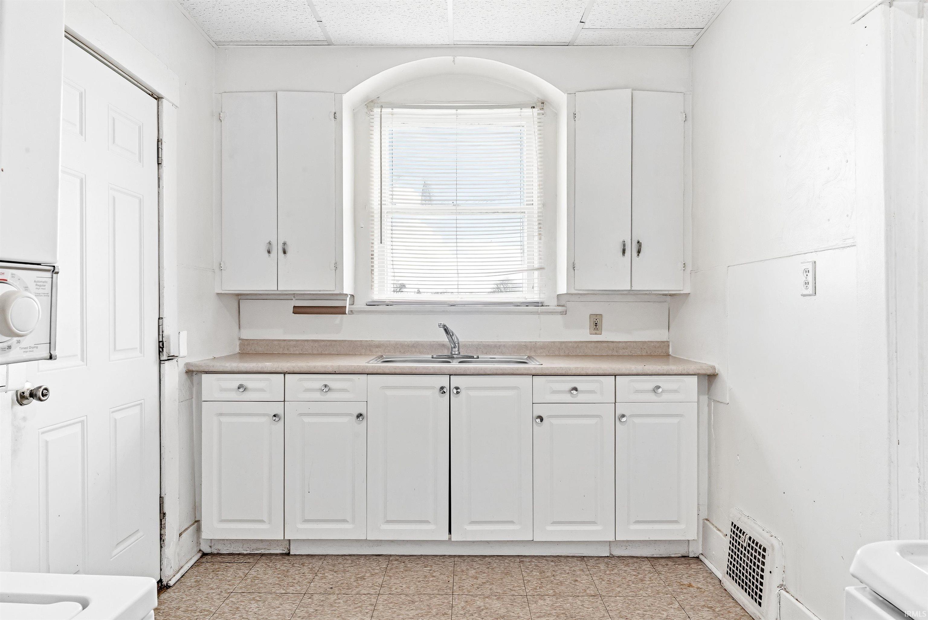 3319 South Clinton Street Fort Wayne, IN 46806 - Photo 7 of 25