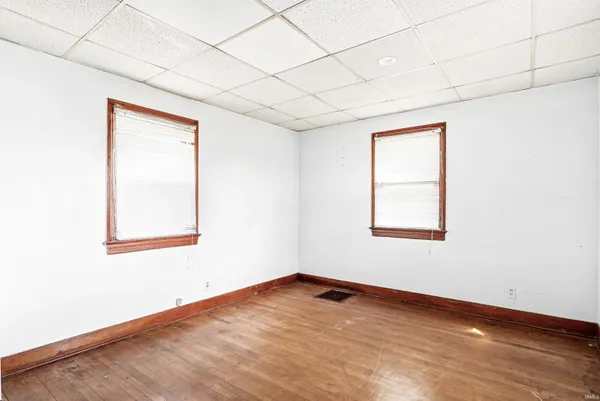 $180,000 | 3319 South Clinton Street, Fort Wayne, IN 46806